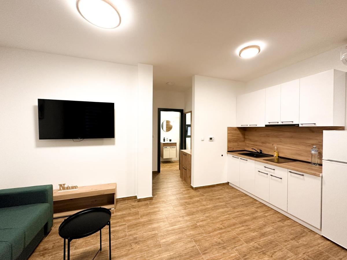 Kiko Apartmani Lux ซเรนยานิน ภายนอก รูปภาพ