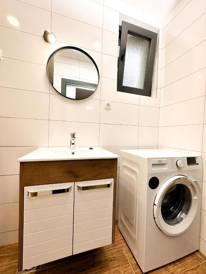 Kiko Apartmani Lux ซเรนยานิน ภายนอก รูปภาพ